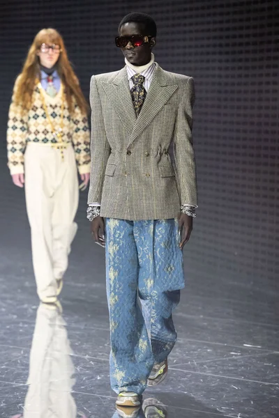 Look 3